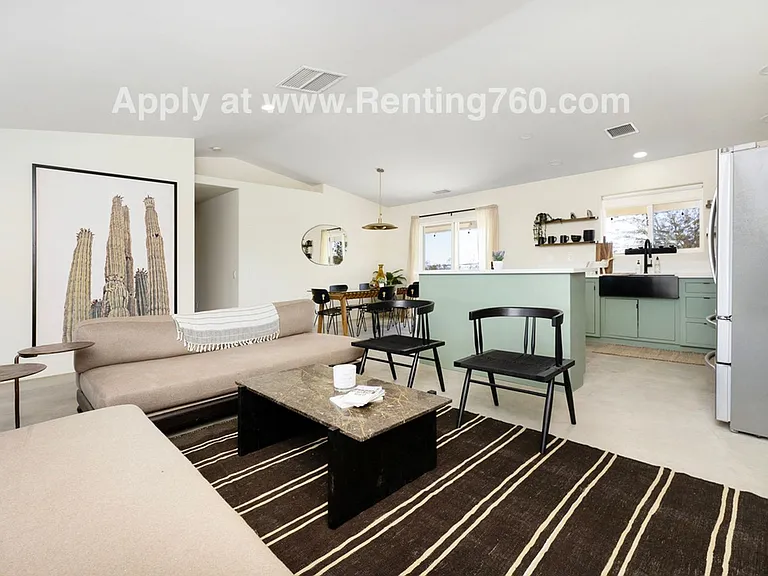 321 N Bonita Ave — Photo 6