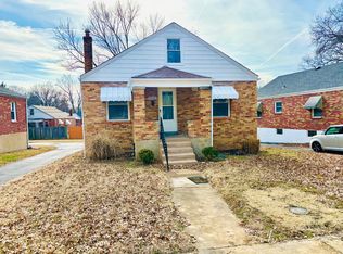 9030 McNulty Dr, Saint Louis, MO 63114