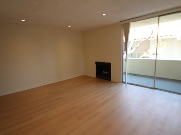 1724 Montana Ave #5A — Photo 10