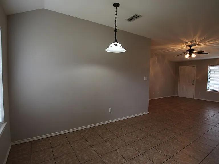 2 Bedroom Duplex for Rent in Lindale! — Photo 8