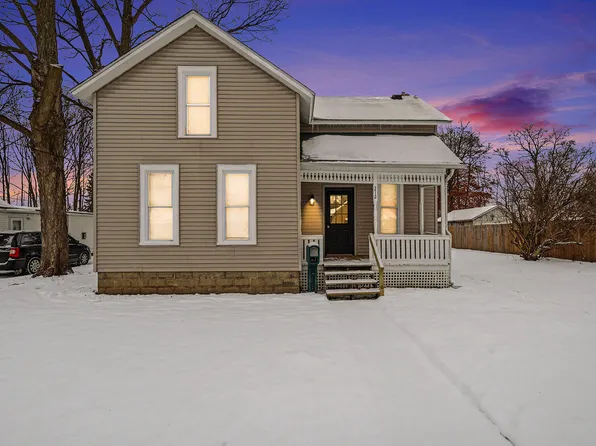 212 N 4th St, Sturgis, MI 49091