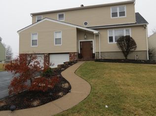 34 Rutherford Ct, Totowa, NJ 07512