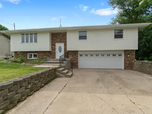 307 S State St, Poplar Grove, IL 61065