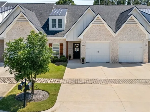 520 Cloverdale Dr, Auburn, AL 36830