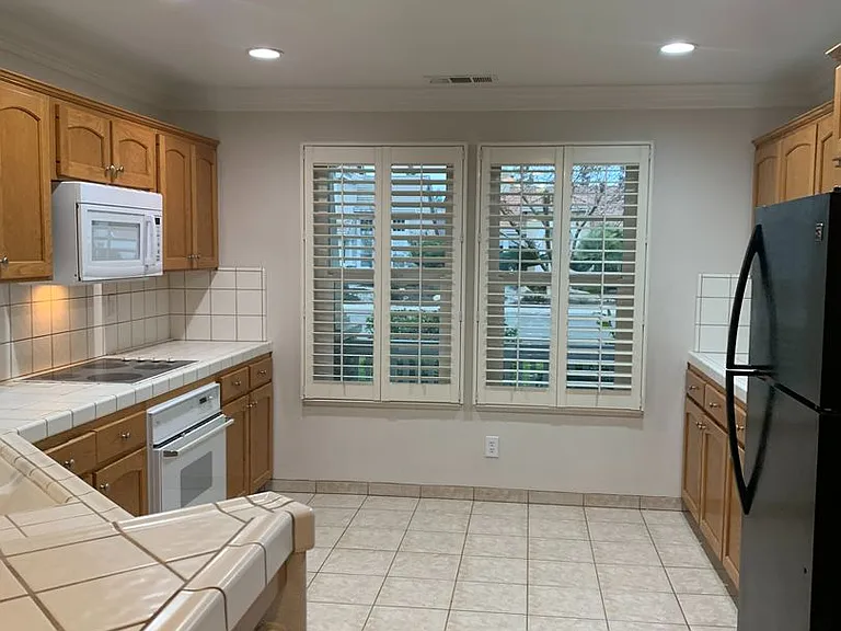 1679 E La Quinta Dr — Photo 26