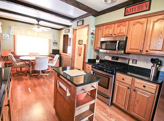 4th image of 1136 Ostrander Ave