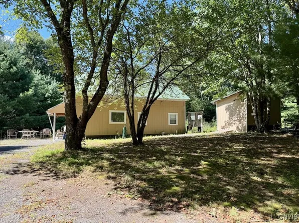 289 S Albion Rd, Altmar, NY 13302