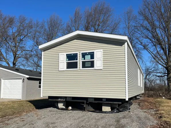 22 Deer Run #22, Lima, OH 45807