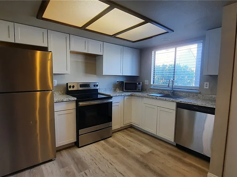 1632 Marathon Dr #12 — Photo 1