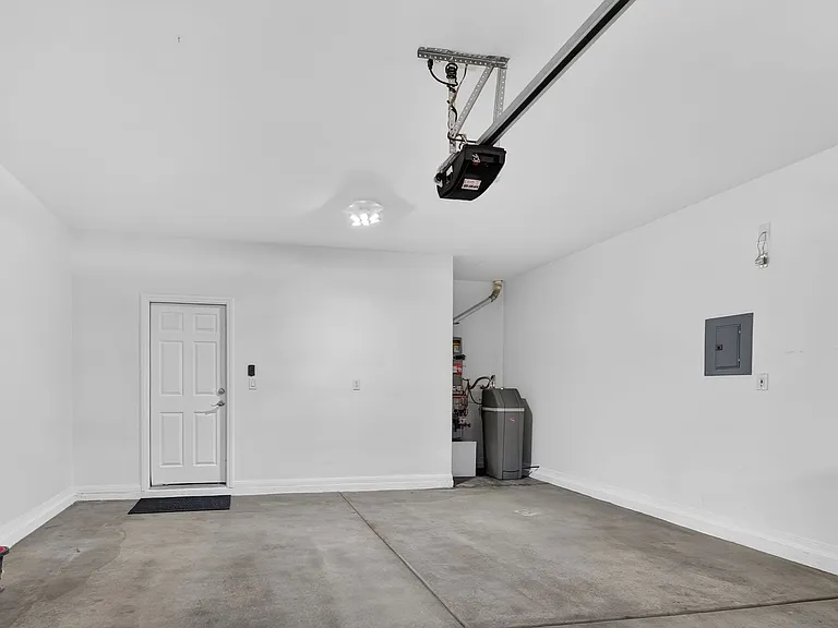 11757 Del Sur Ave — Photo 31