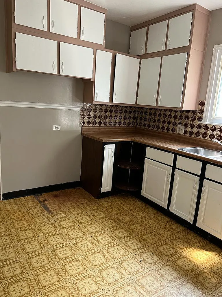 466 Tonawanda St #1 photo 1