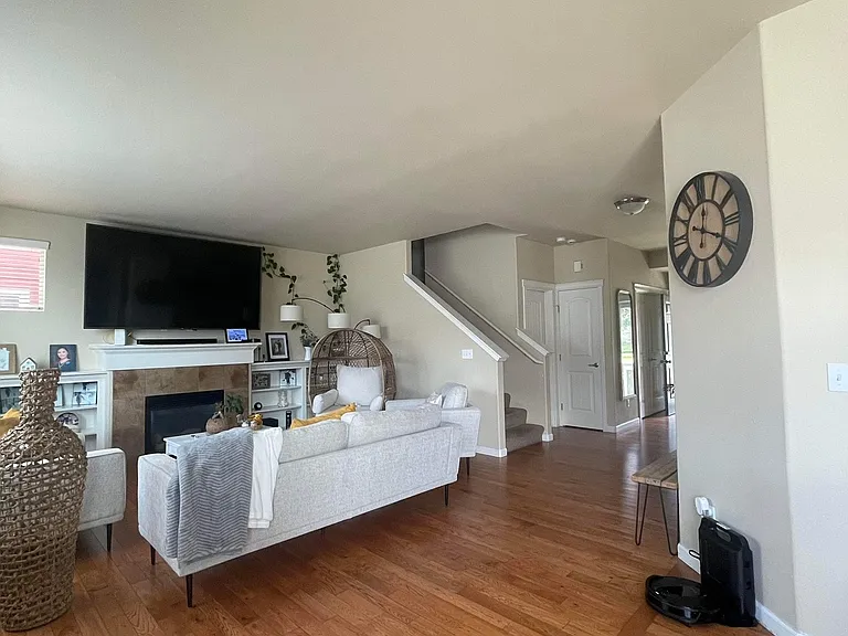 1616 Farina Loop SE — Photo 9