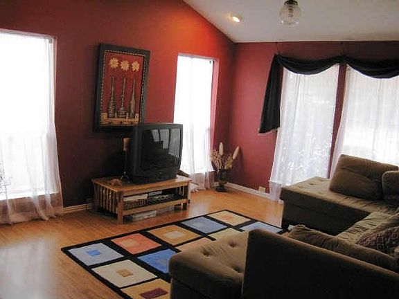 2nd image of 2614 Crestedge Dr