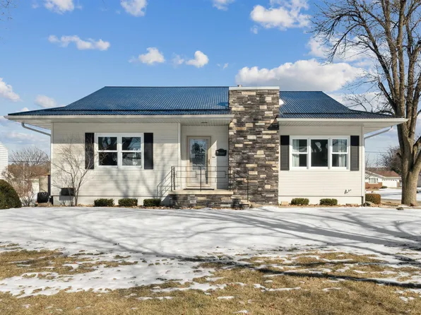 1324 2nd Ave SE, Dyersville, IA 52040