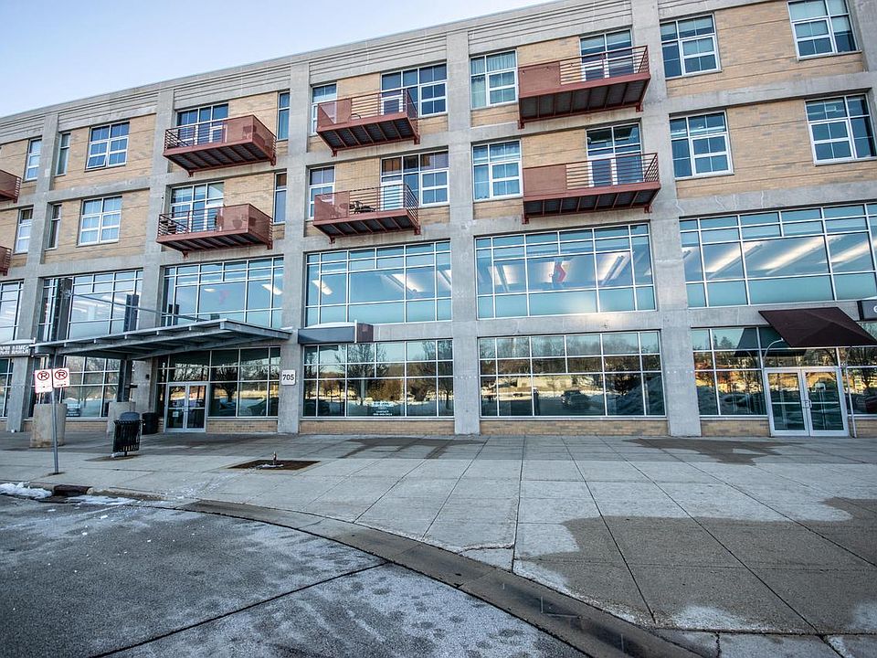 705 Village Green WAY UNIT 305, West Bend, WI 53090 Zillow