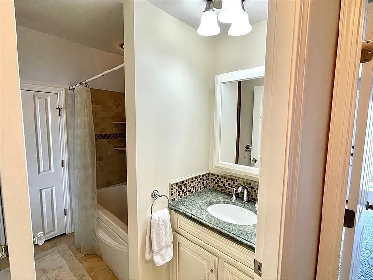 57 Green St — Photo 27