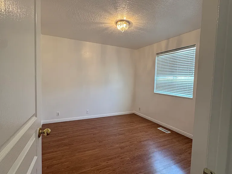 3720 S Hampshire Cir — Photo 10