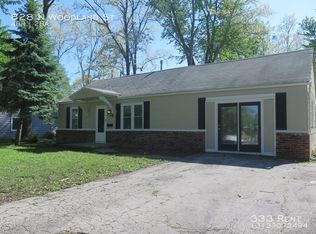 828 N Woodland Rd, Olathe, KS 66061