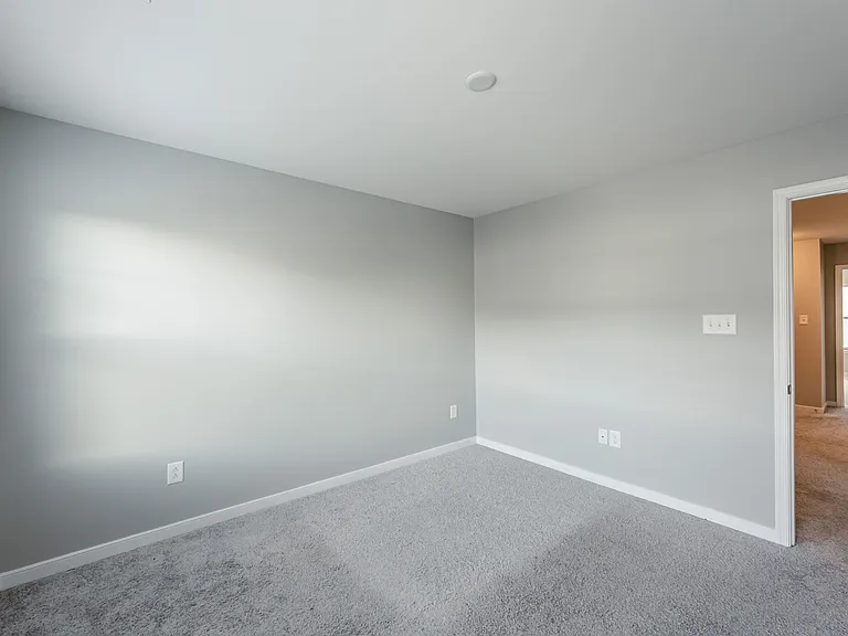 8023 Ellendale Dr — Photo 18