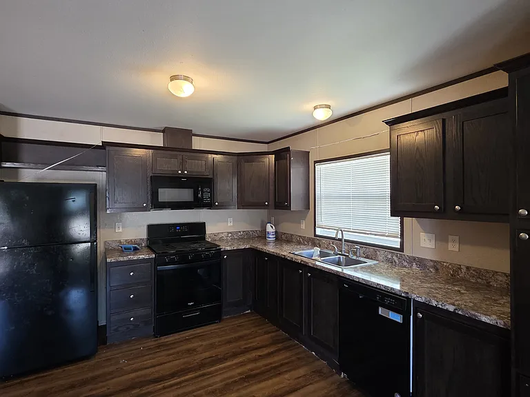 73 W Manor St #73B — Photo 2
