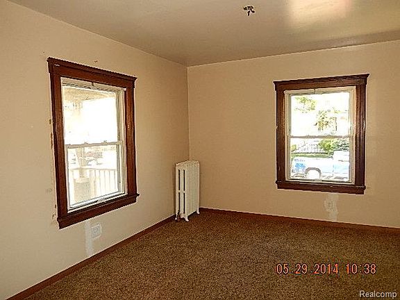 3rd image of 338 Ford Ave