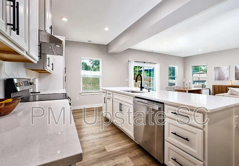 997 Jade Way — Photo 6