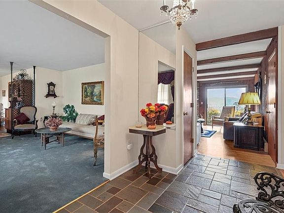 5th image of 326 Balmville Ln