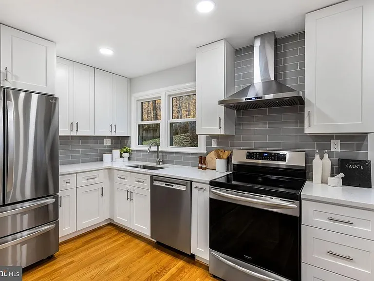 6222 Beachway Dr — Photo 28