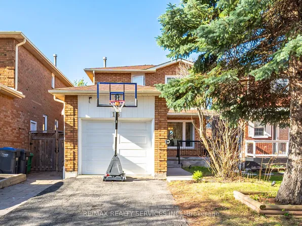 16 Langholm Ct, Brampton, ON L6Z 2Y1