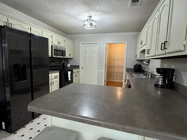 5746 Eagleston Dr — Photo 11