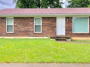 6811 Spourtland Dr, Louisville, KY 40228