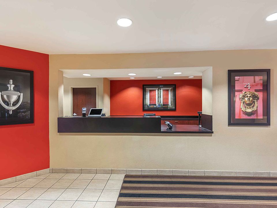 Lobby and Guest Check-in