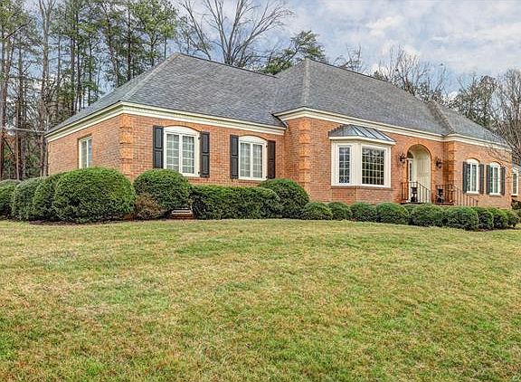 2nd image of 5604 Saint James Ct