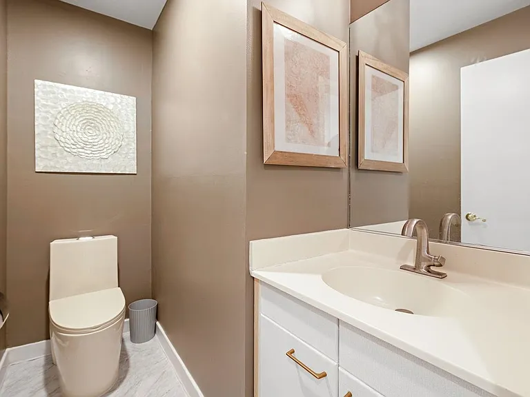 11A Riverview Cir #11A — Photo 12