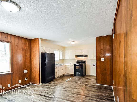 4th image of 323 Meadowood Ave