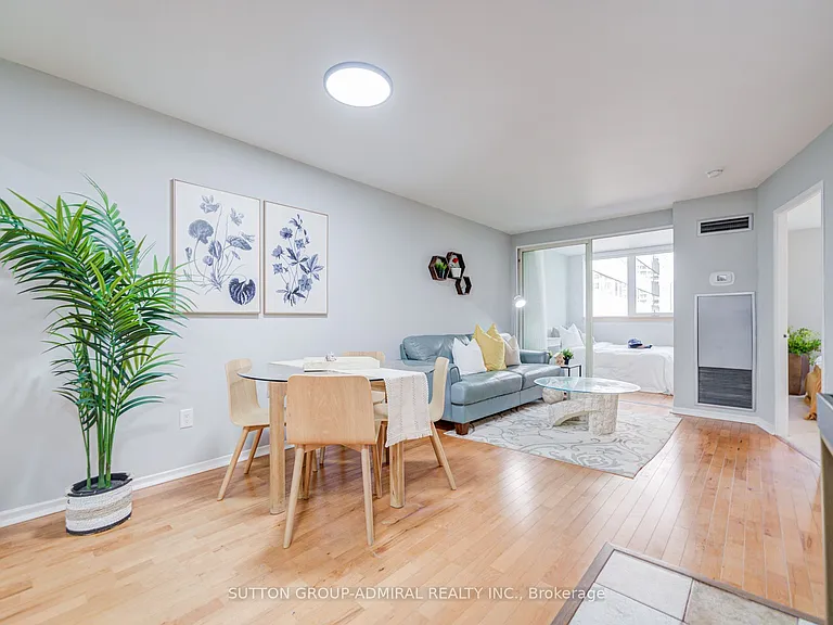 1055 Bay St #716 — Photo 1