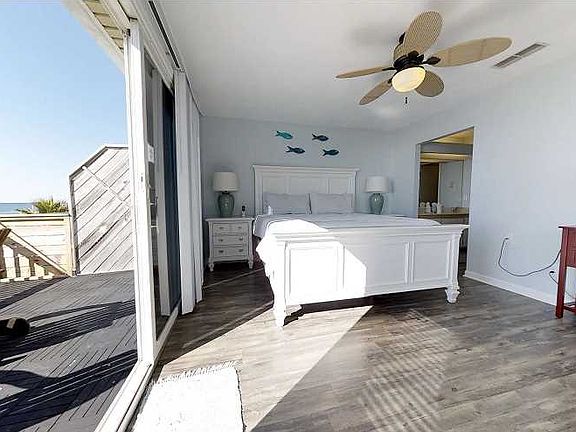 5th image of 4521 Surfside Ln