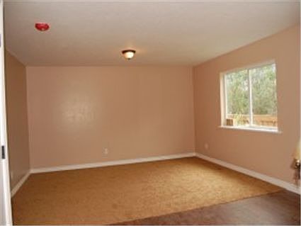3rd image of 15 Eastwood Dr