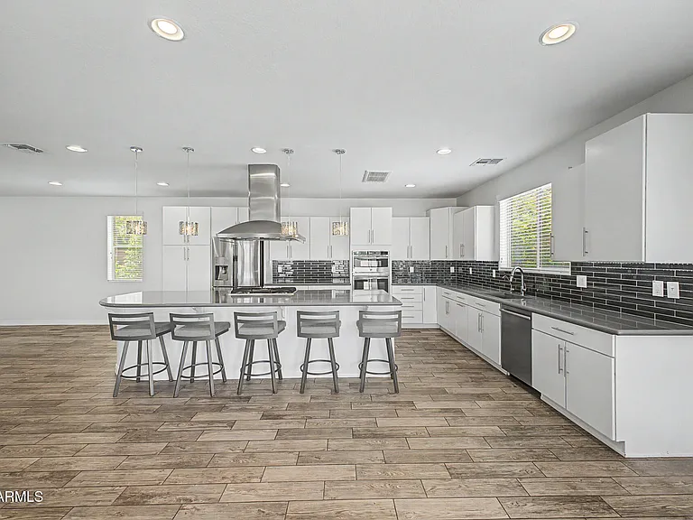 15912 W Sierra St — Photo 9