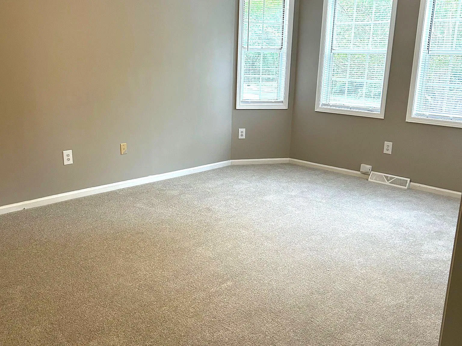 3 bed, 1154 sqft, $1,725 — Photo 4