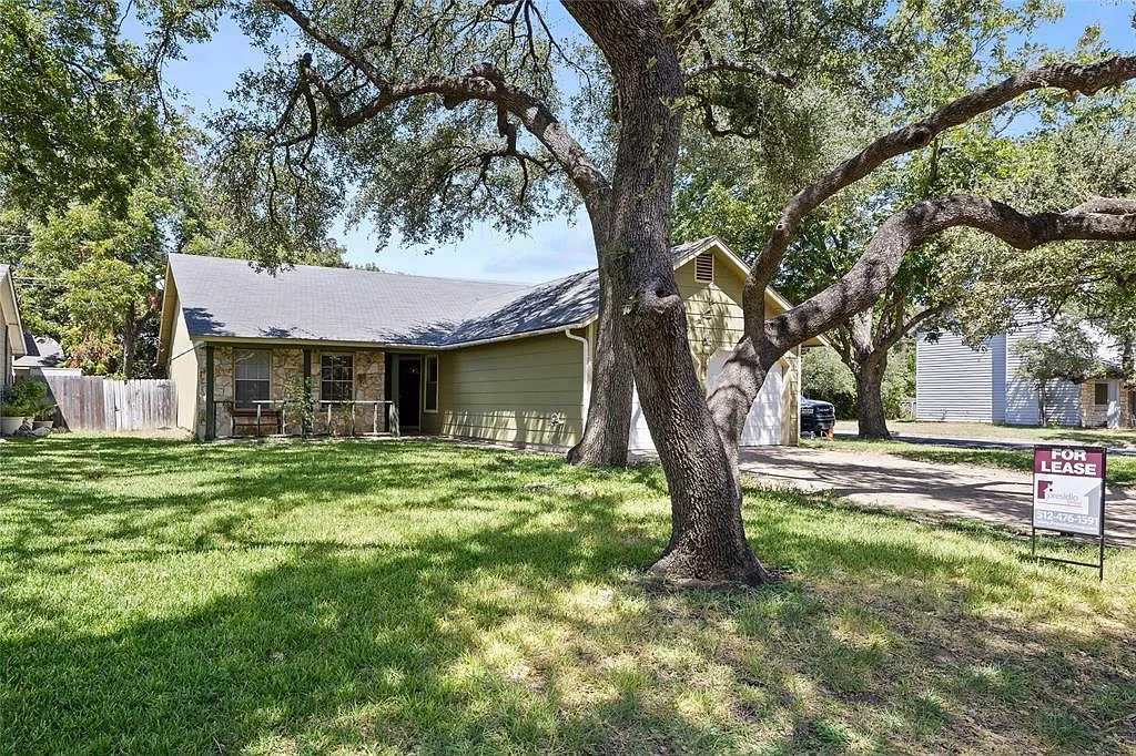 3 bed, 2.0 bath, 1594 sqft, $2,095 — Photo 2