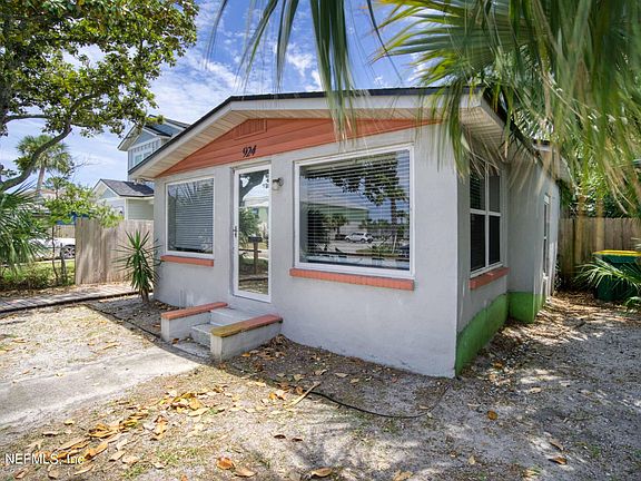 3rd image of 924 1ST Avenue S