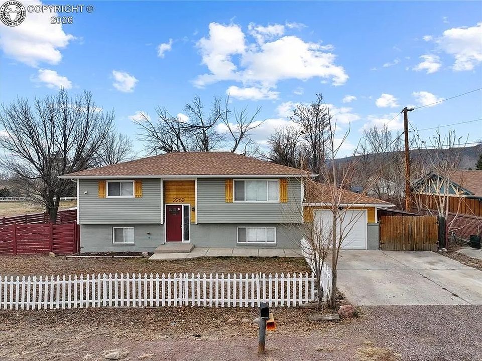 1st image of 2262 Pear St
