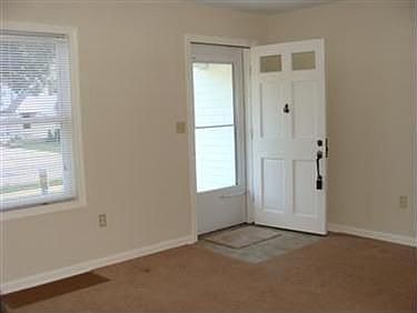 5th image of 204 Gibson St
