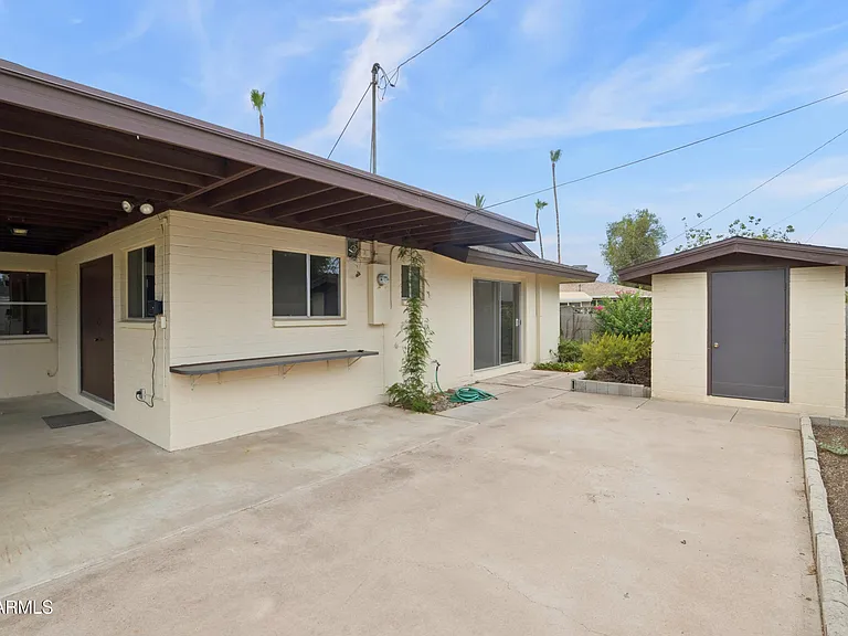 1014 E Balboa Cir — Photo 57