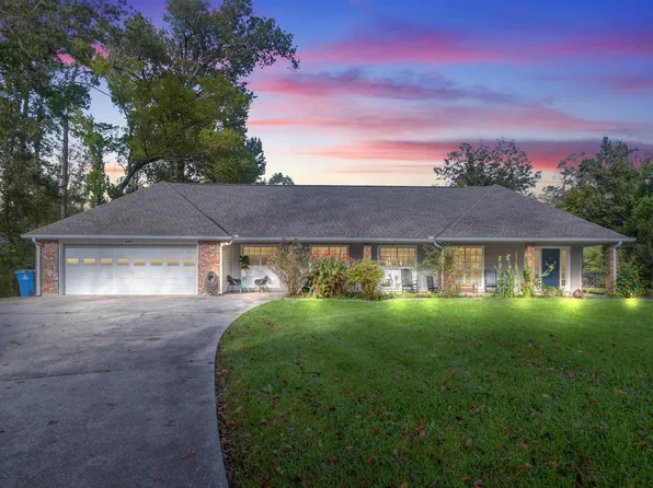 945 Tanglewood Dr, Lake Charles, LA 70611