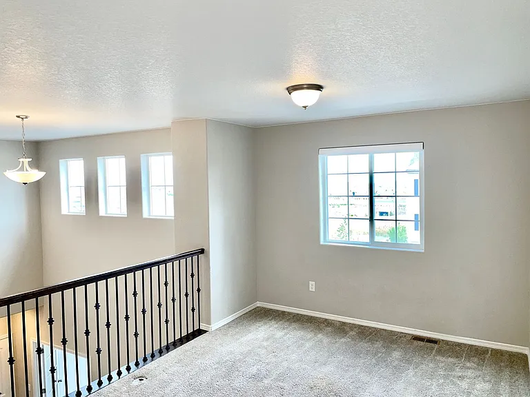 5758 Griffin Dr — Photo 18
