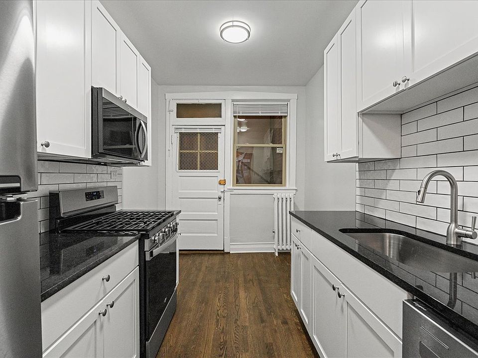 1st image of 900 W Altgeld St #B1