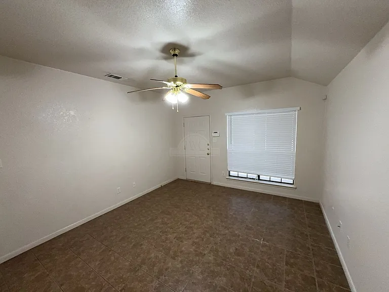 1107 Cinch Drive, Killeen — Photo 6