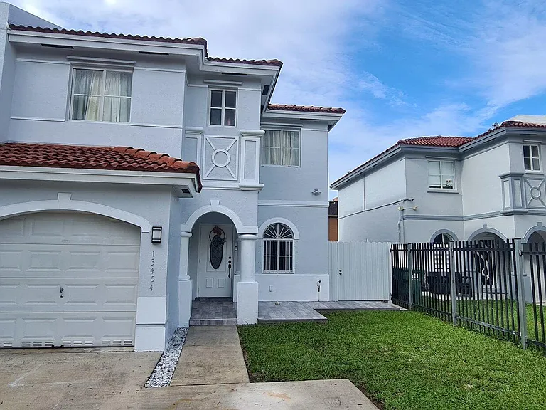 13454 SW 262nd St — Photo 3